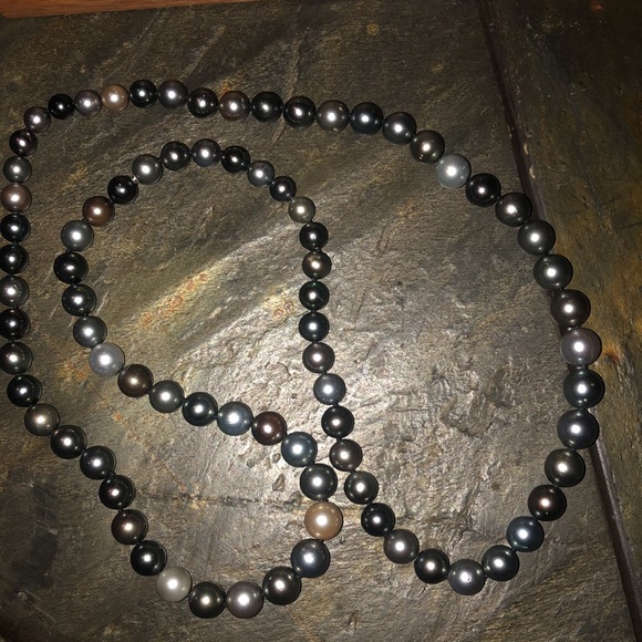 34.6 inches of Genuine TAHITIAN Pearls! 8.5mm to 12 mm, hand knotted! - Picture 10 of 10